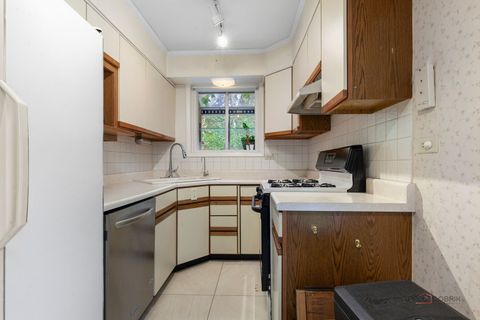 Tiny photo for 2013 Castlewood Road, Highland Park, IL 60035 (MLS # 12501853)