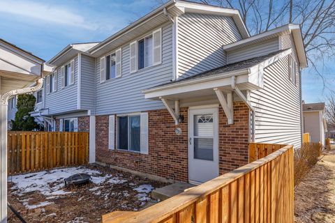 Tiny photo for 1 Scarlet Hawthorne Court, Woodridge, IL 60517 (MLS # 12568389)