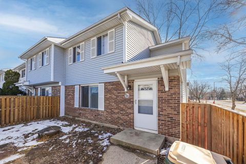 Photo of 1 Scarlet Hawthorne Court, Woodridge, IL 60517 (MLS # 12568389)