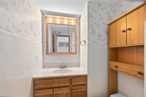 Tiny photo for 1 Scarlet Hawthorne Court, Woodridge, IL 60517 (MLS # 12568389)