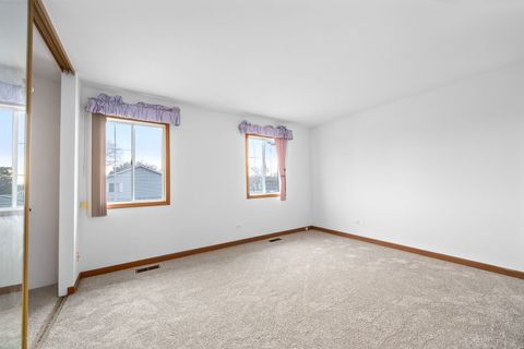 Tiny photo for 1 Scarlet Hawthorne Court, Woodridge, IL 60517 (MLS # 12568389)