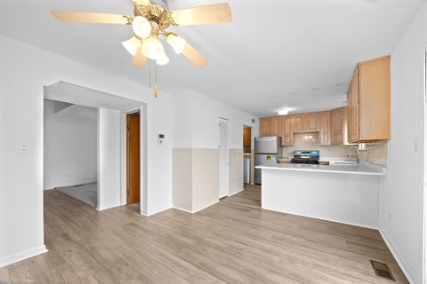 Tiny photo for 1 Scarlet Hawthorne Court, Woodridge, IL 60517 (MLS # 12568389)