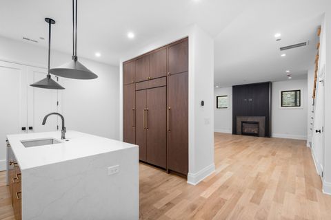 Tiny photo for 2832 N Racine Avenue #2W, Chicago, IL 60657 (MLS # 12505014)