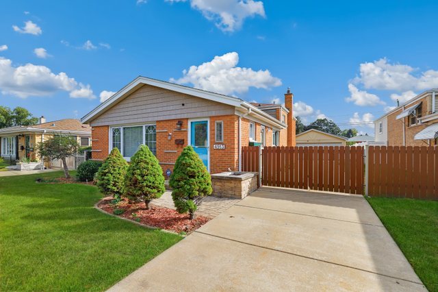 4913 W 105th Street