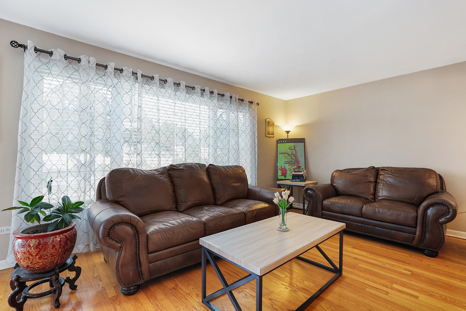 4913 W 105th Street