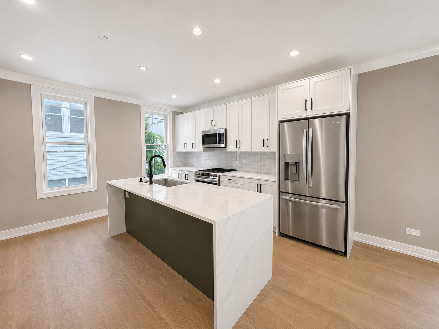 1905 W HURON Street CH