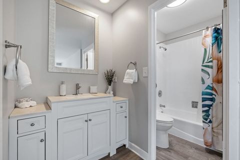 Tiny photo for 2201 S Grace Street #305, Lombard, IL 60148 (MLS # 12478840)