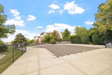Tiny photo for 2201 S Grace Street #305, Lombard, IL 60148 (MLS # 12478840)