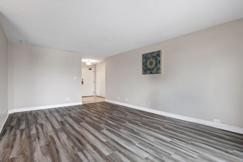 Tiny photo for 2201 S Grace Street #305, Lombard, IL 60148 (MLS # 12478840)