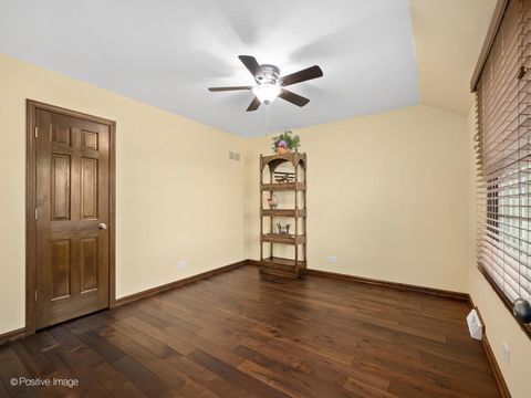 Tiny photo for 9S321 Chandelle Drive, Naperville, IL 60564 (MLS # 12573916)