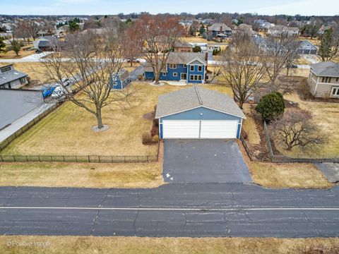 Tiny photo for 9S321 Chandelle Drive, Naperville, IL 60564 (MLS # 12573916)