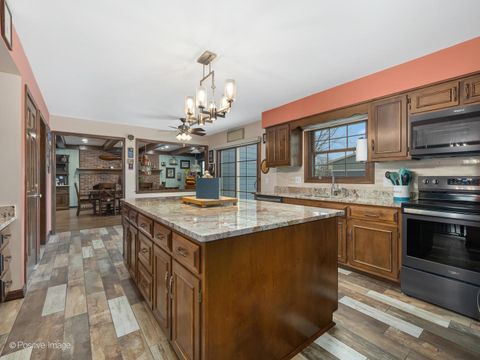 Tiny photo for 9S321 Chandelle Drive, Naperville, IL 60564 (MLS # 12573916)