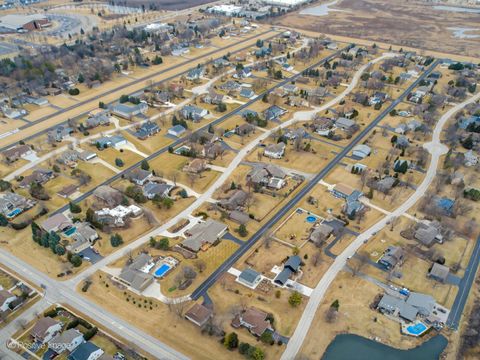 Tiny photo for 9S321 Chandelle Drive, Naperville, IL 60564 (MLS # 12573916)