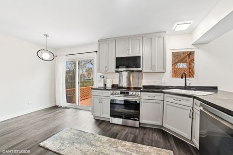 Tiny photo for 18 Ascot Lane, Streamwood, IL 60107 (MLS # 12626379)