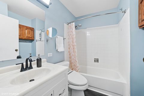 Tiny photo for 18 Ascot Lane, Streamwood, IL 60107 (MLS # 12626379)