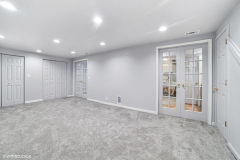 Tiny photo for 18 Ascot Lane, Streamwood, IL 60107 (MLS # 12626379)