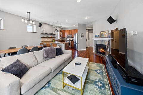 Tiny photo for 4919 N Lincoln Avenue #2, Chicago, IL 60625 (MLS # 12731513)