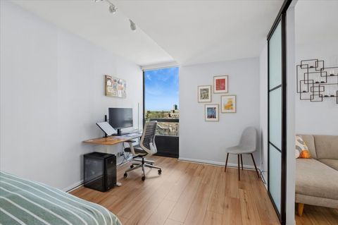 Tiny photo for 5320 N Sheridan Road #708, Chicago, IL 60640 (MLS # 12623983)