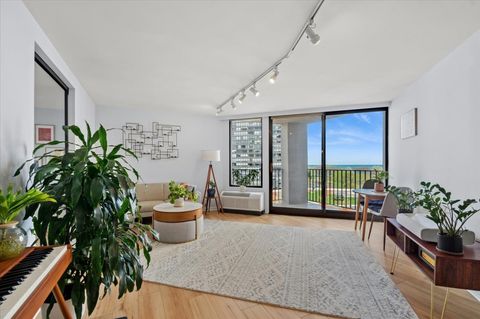 Tiny photo for 5320 N Sheridan Road #708, Chicago, IL 60640 (MLS # 12623983)