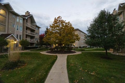 Tiny photo for 7755 BRISTOL PARK Drive #1NE, Tinley Park, IL 60477 (MLS # 12507969)