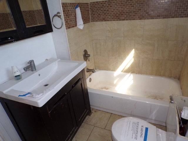 529 W 17th Street