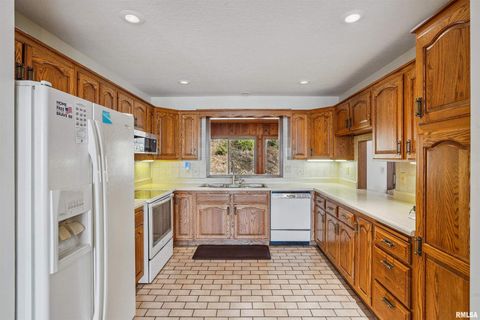 Tiny photo for 5311 38TH Avenue #10, Moline, IL 61265 (MLS # QC4269438)