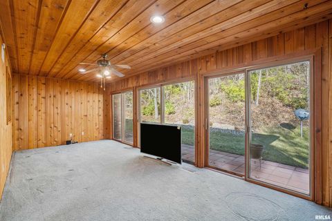 Tiny photo for 5311 38TH Avenue #10, Moline, IL 61265 (MLS # QC4269438)