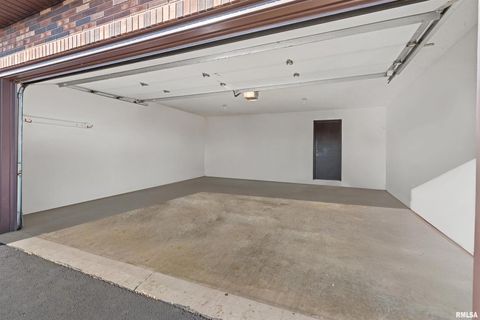 Tiny photo for 5311 38TH Avenue #10, Moline, IL 61265 (MLS # QC4269438)