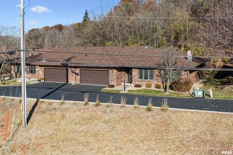 Tiny photo for 5311 38TH Avenue #10, Moline, IL 61265 (MLS # QC4269438)