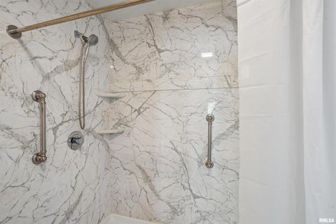 Tiny photo for 5311 38TH Avenue #10, Moline, IL 61265 (MLS # QC4269438)