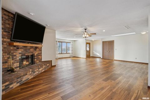 Tiny photo for 5311 38TH Avenue #10, Moline, IL 61265 (MLS # QC4269438)