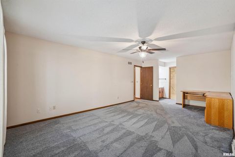 Tiny photo for 5311 38TH Avenue #10, Moline, IL 61265 (MLS # QC4269438)