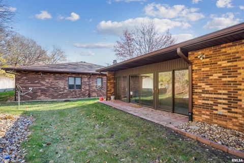 Tiny photo for 5311 38TH Avenue #10, Moline, IL 61265 (MLS # QC4269438)