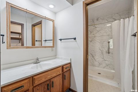 Tiny photo for 5311 38TH Avenue #10, Moline, IL 61265 (MLS # QC4269438)