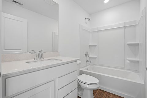 Tiny photo for 402 Red Oak Circle, Volo, IL 60020 (MLS # 12529696)