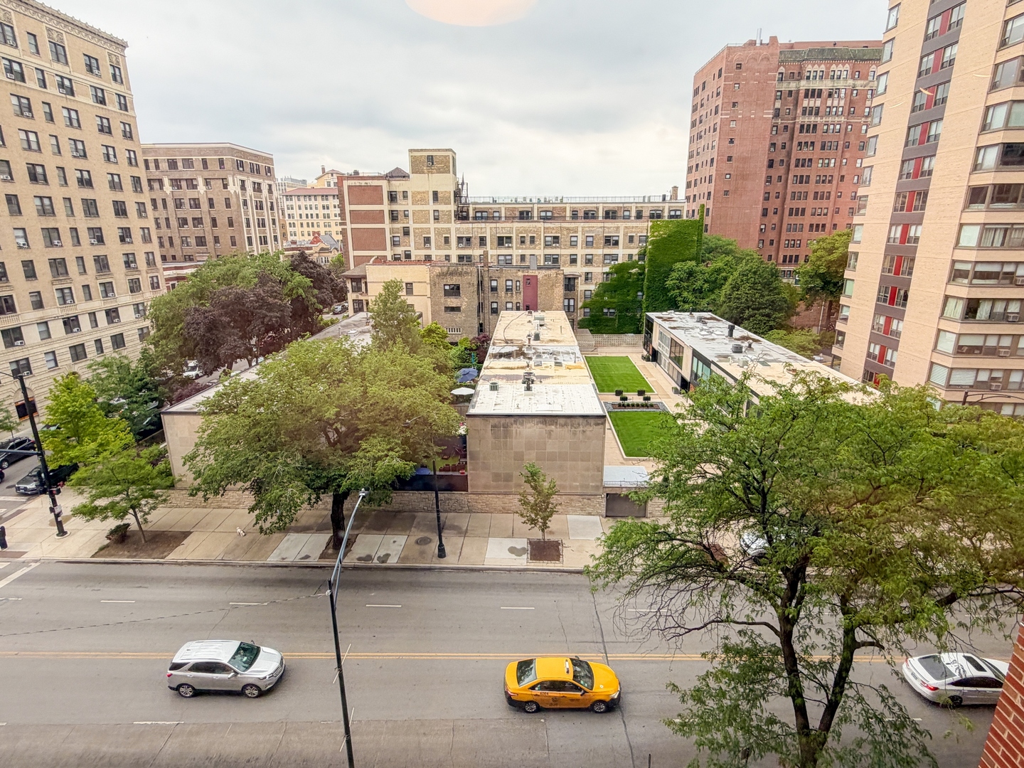 2909 N SHERIDAN Road 704