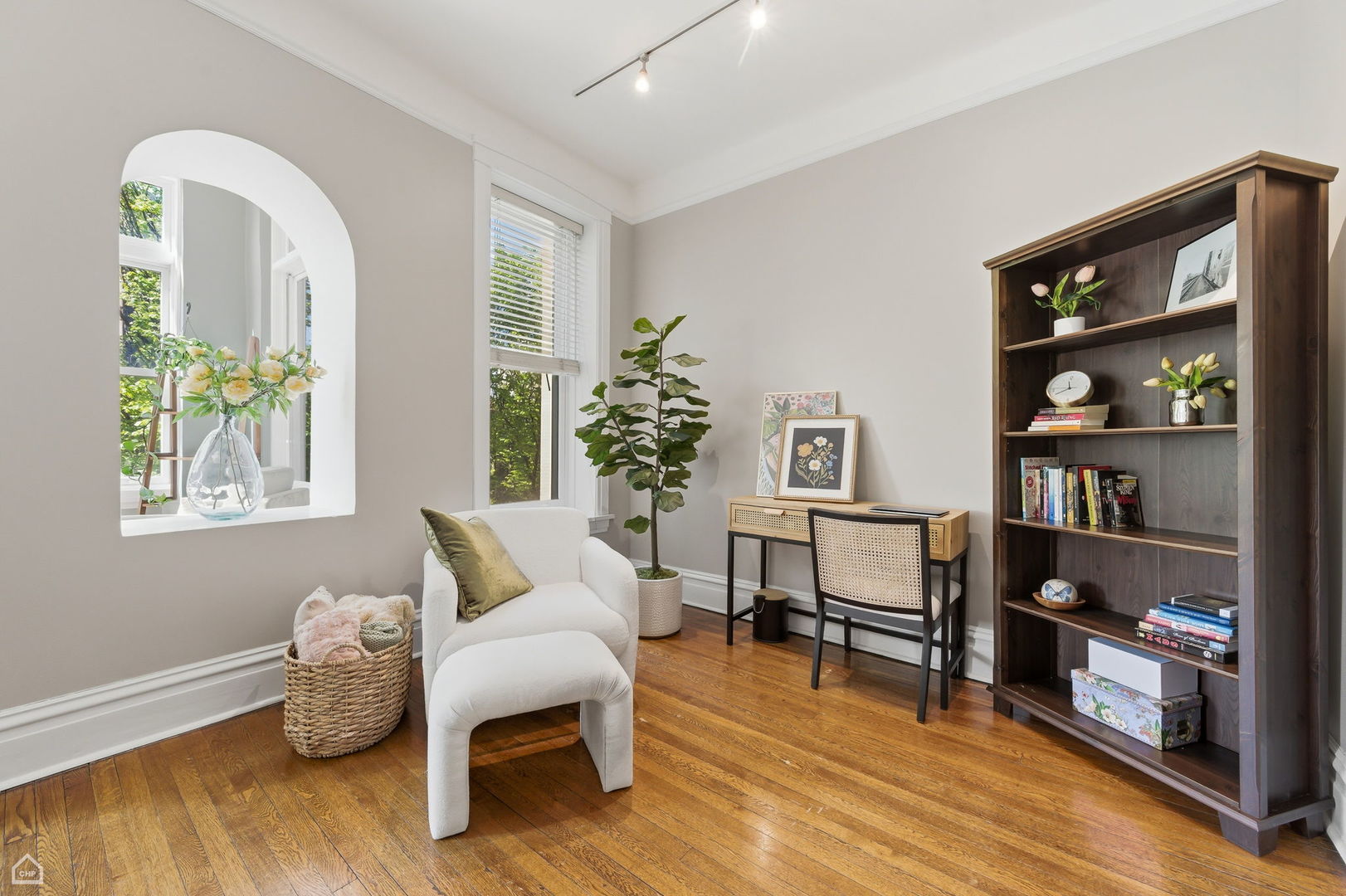 628 W Sheridan Road 3E