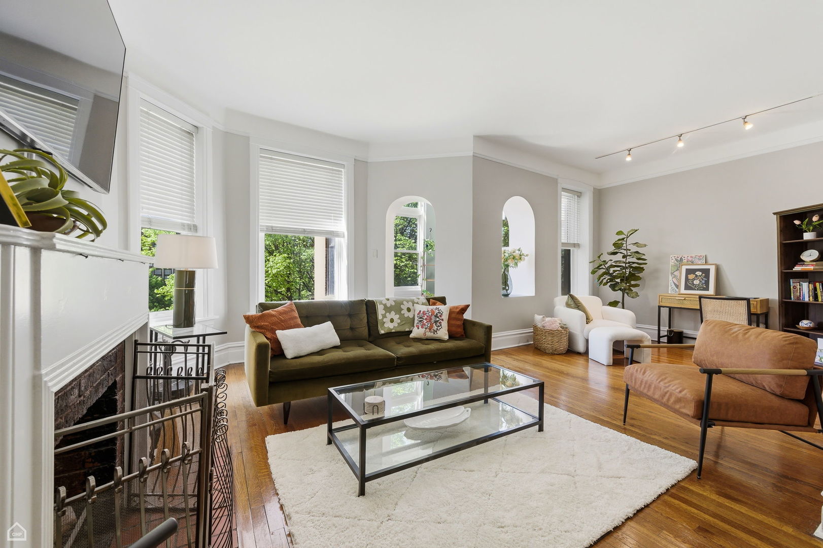 628 W Sheridan Road 3E