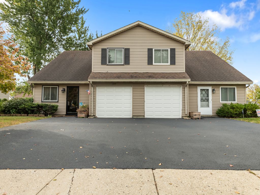 Photo for 1849 Whitney Drive, Hanover Park, IL 60133 (MLS # 12473039)