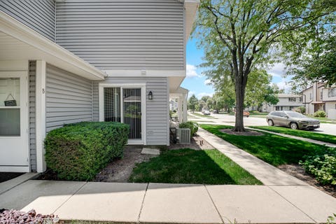 Tiny photo for 2442 Brunswick Circle #4D, Woodridge, IL 60517 (MLS # 12711306)