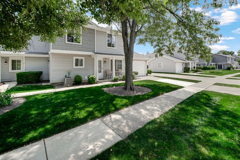 Tiny photo for 2442 Brunswick Circle #4D, Woodridge, IL 60517 (MLS # 12711306)