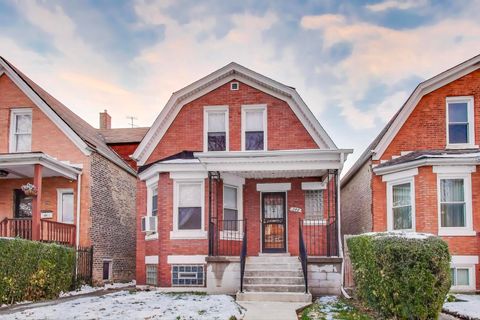 Photo of 948 N Trumbull Avenue, Chicago, IL 60651 (MLS # 12515182)