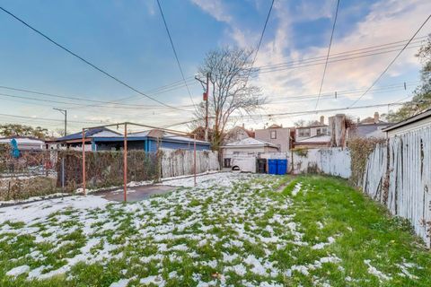 Tiny photo for 948 N Trumbull Avenue, Chicago, IL 60651 (MLS # 12515182)