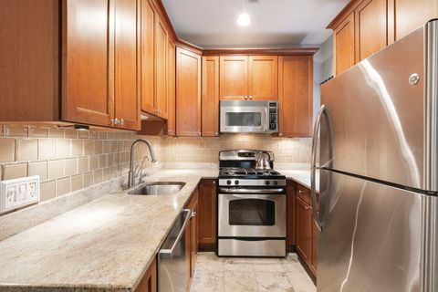 Tiny photo for 629 W Sheridan Road #1D, Chicago, IL 60613 (MLS # 12590960)