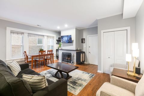 Tiny photo for 629 W Sheridan Road #1D, Chicago, IL 60613 (MLS # 12590960)