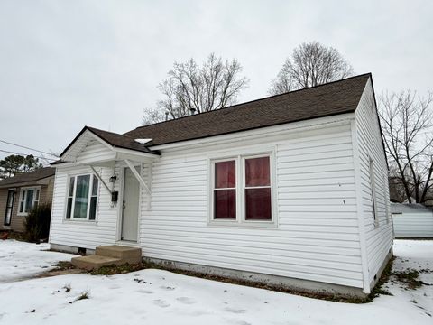 Tiny photo for 311 E 12th Street, Metropolis, IL 62960 (MLS # 12560217)