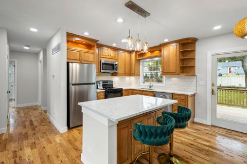 Tiny photo for 839 N Bennett Street, Geneva, IL 60134 (MLS # 12457402)