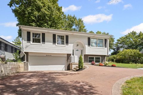Tiny photo for 839 N Bennett Street, Geneva, IL 60134 (MLS # 12457402)