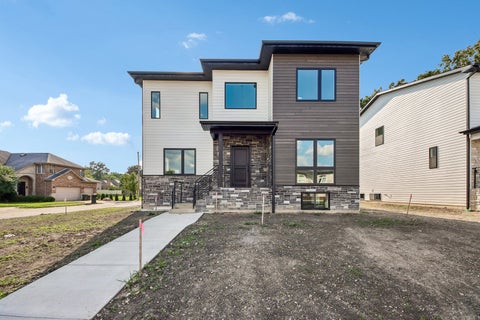 Photo of 128 Pine Lane, Wood Dale, IL 60191 (MLS # 12751166)