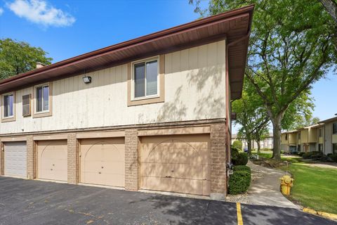 Tiny photo for 15713 Orlan Brook Drive #98, Orland Park, IL 60462 (MLS # 12472144)